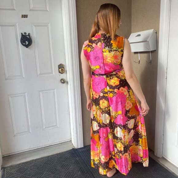 1970s Hot Pink Floral Maxi Dress - Picture 3 of 4